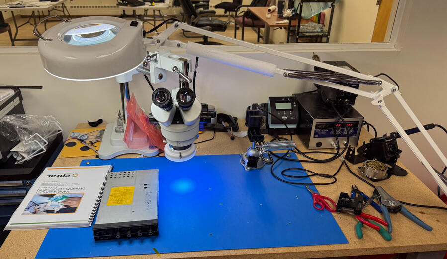 Avionics repair bench setup